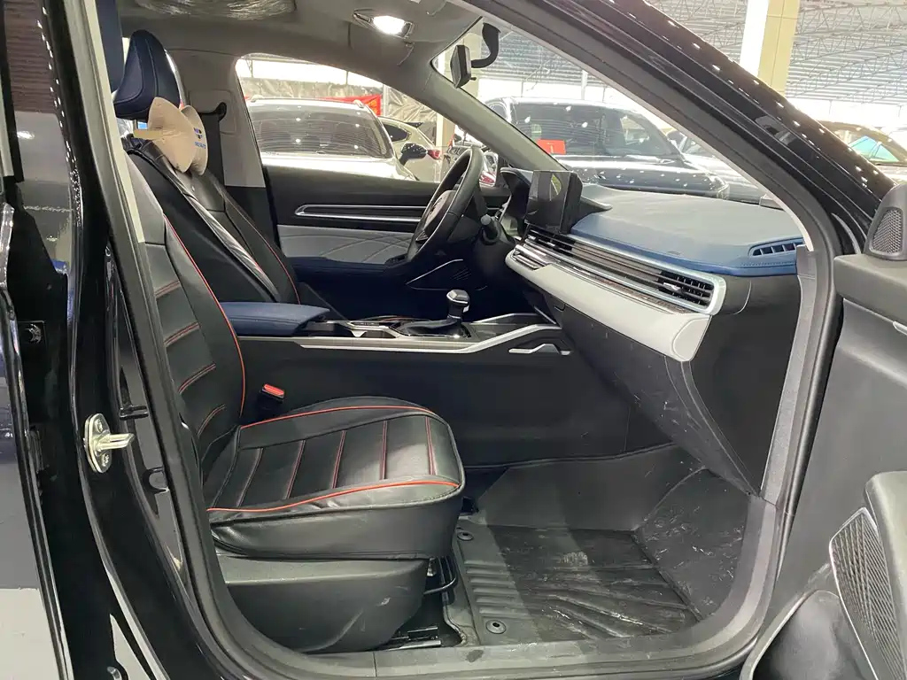 GEELY AUTO EMGRAND 2022