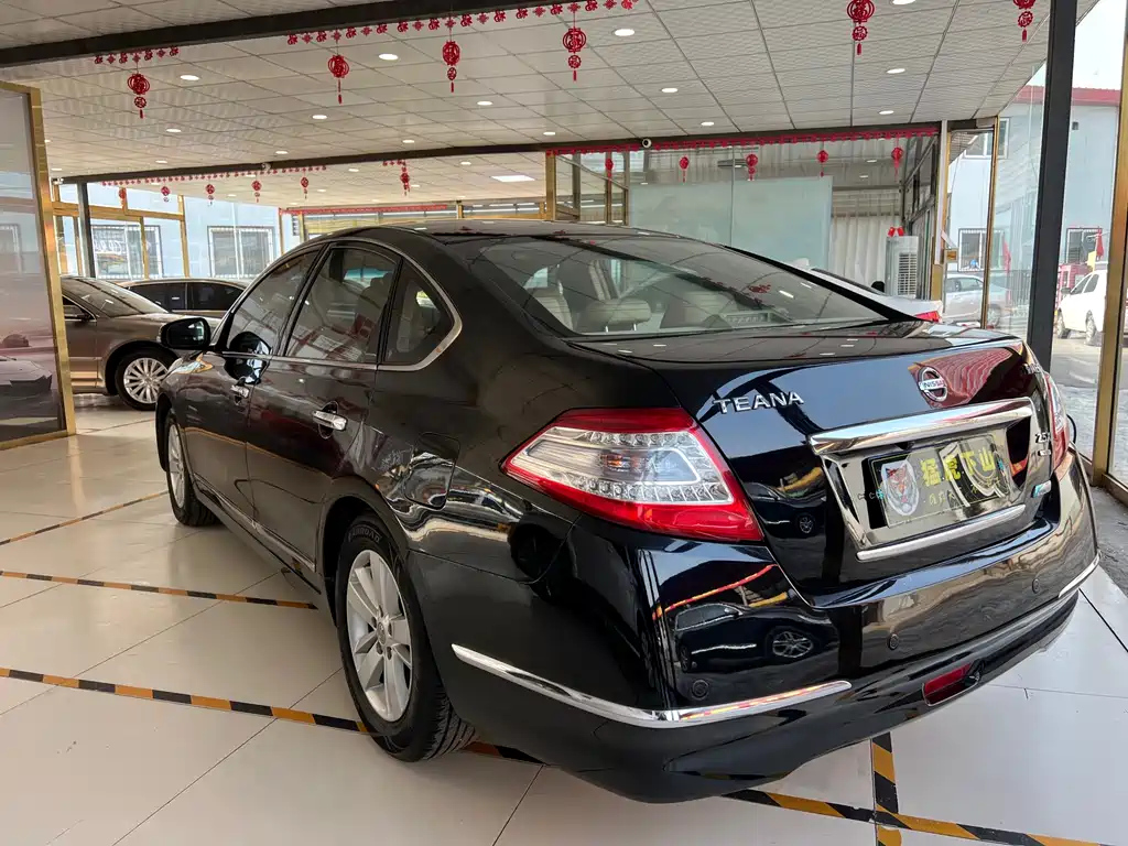 NISSAN TEANA 2011
