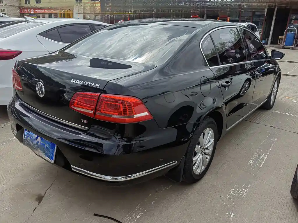 VOLKSWAGEN MAGOTAN 2016