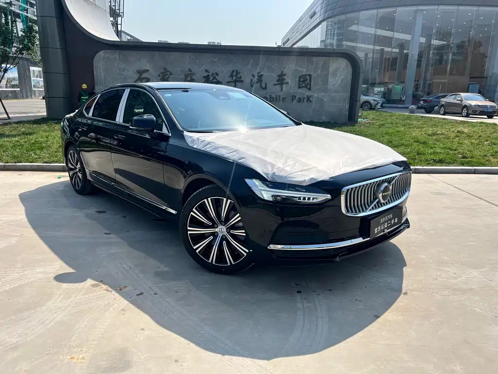 VOLVO S90 2024