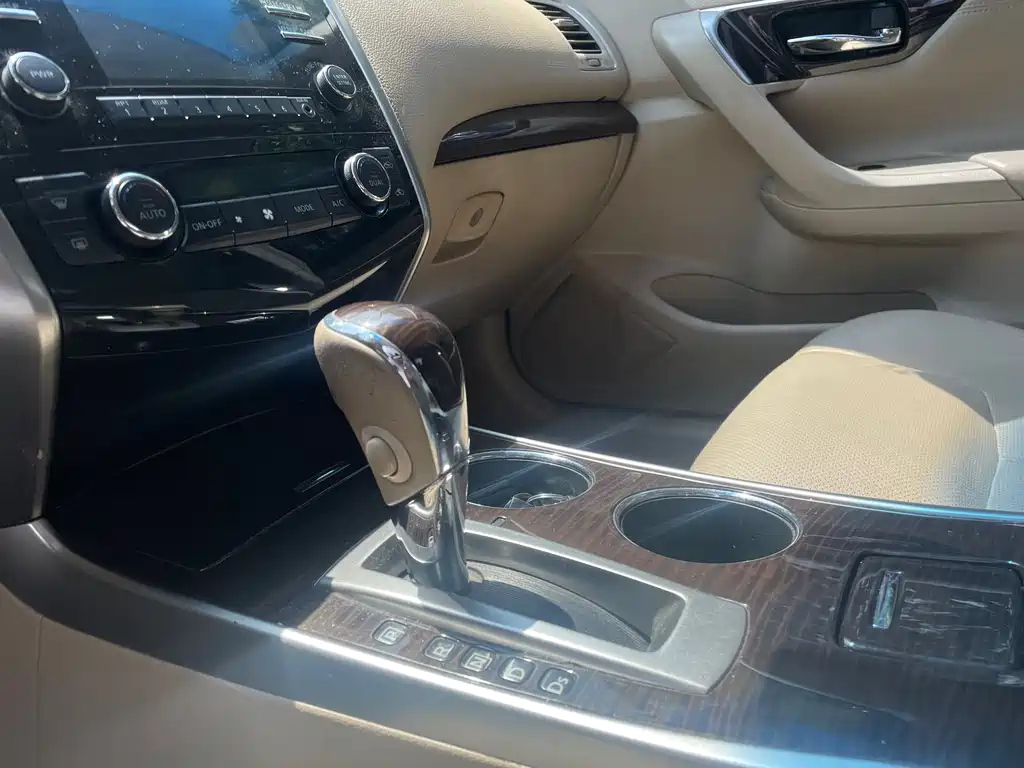 NISSAN TEANA 2013