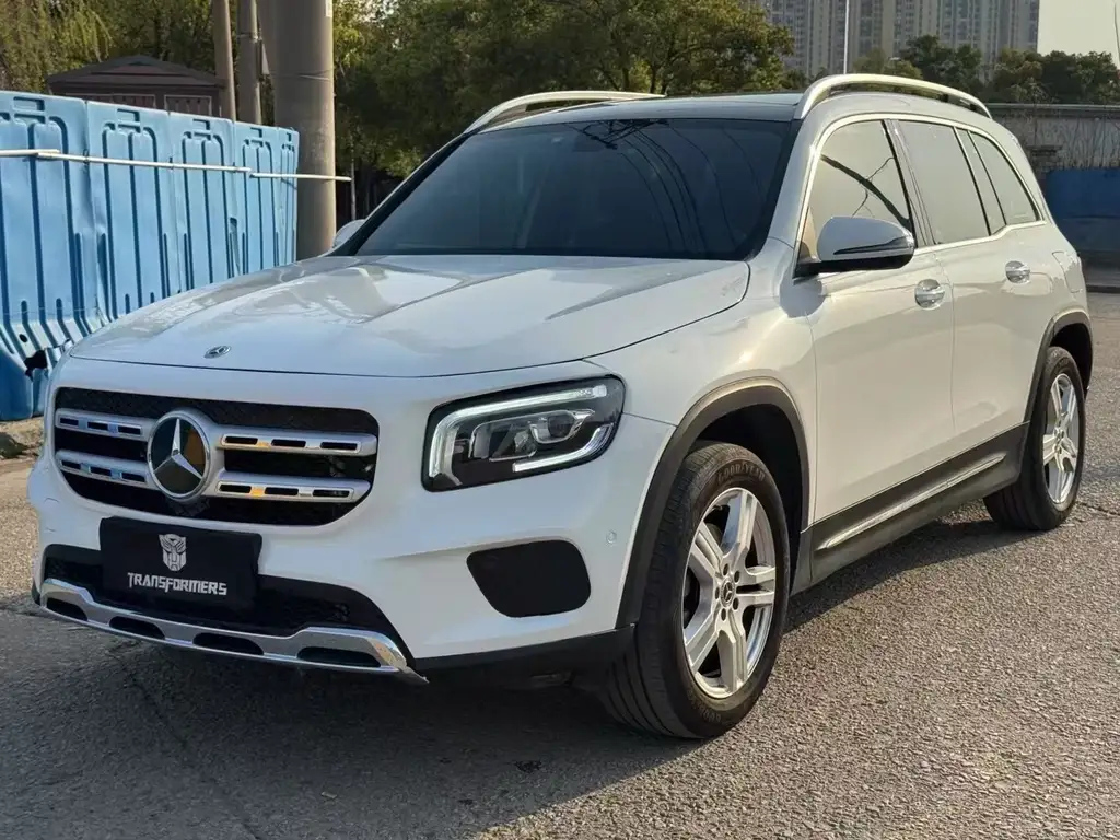 MERCEDES BENZ GLB