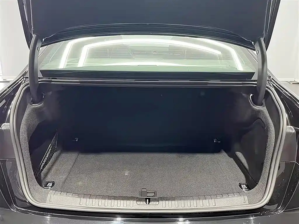 AUDI A6L 2023