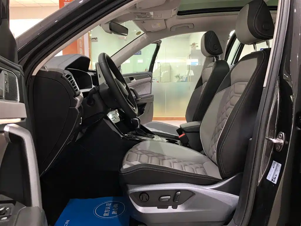 VOLKSWAGEN TAYRON 2023