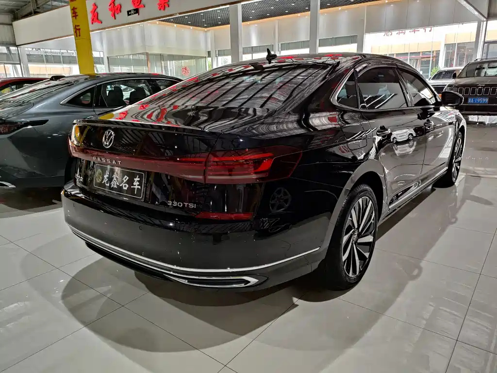 VOLKSWAGEN PASSAT 2021