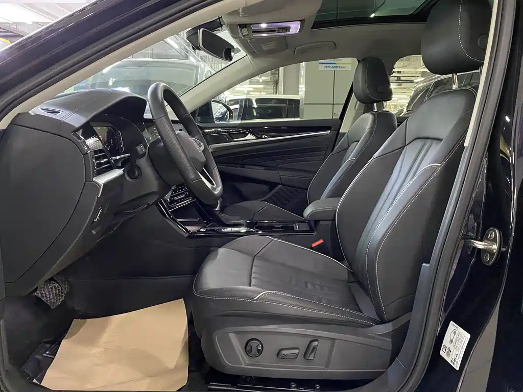 VOLKSWAGEN PASSAT 2022