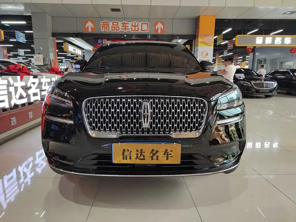 LINCOLN ADVENTURER 2021