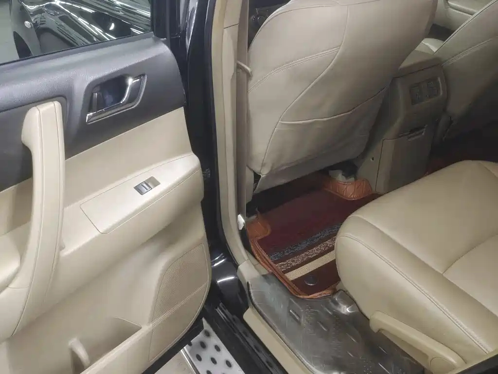 TOYOTA HIGHLANDER 2013
