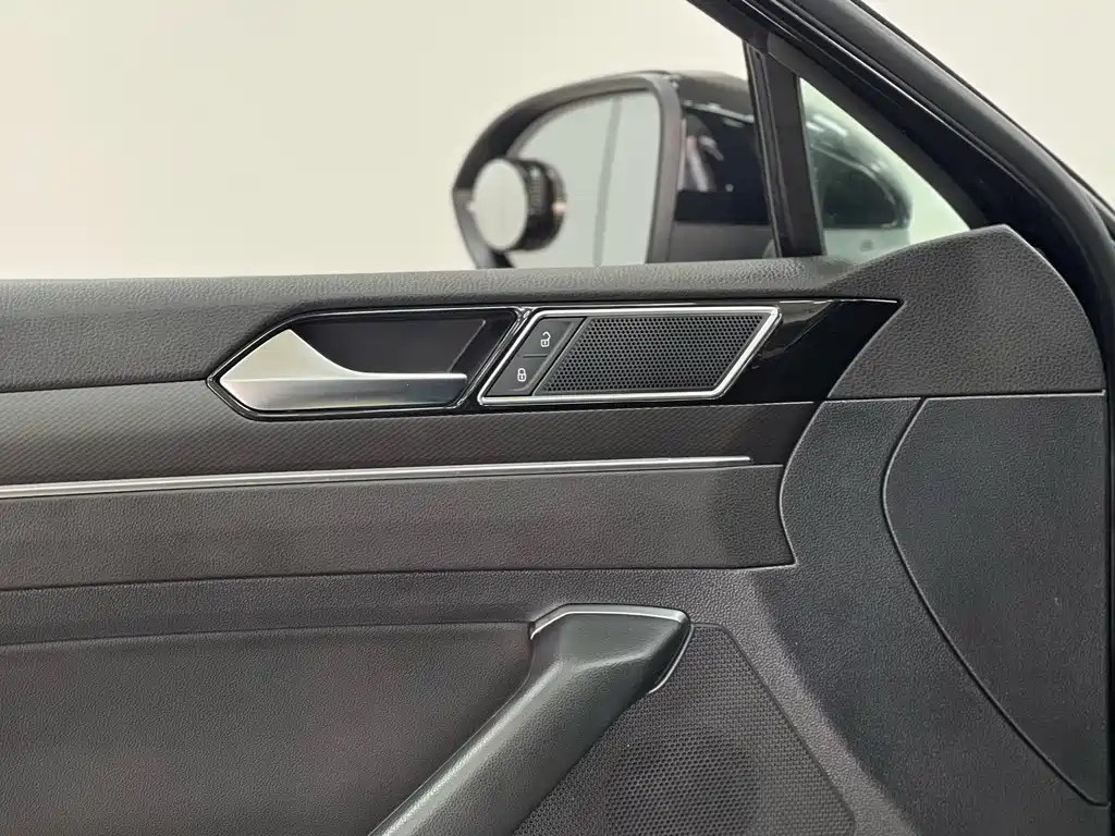 VOLKSWAGEN MAGOTAN 2022