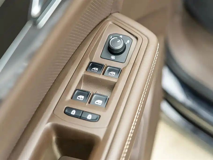 VOLKSWAGEN VILORAN 2021