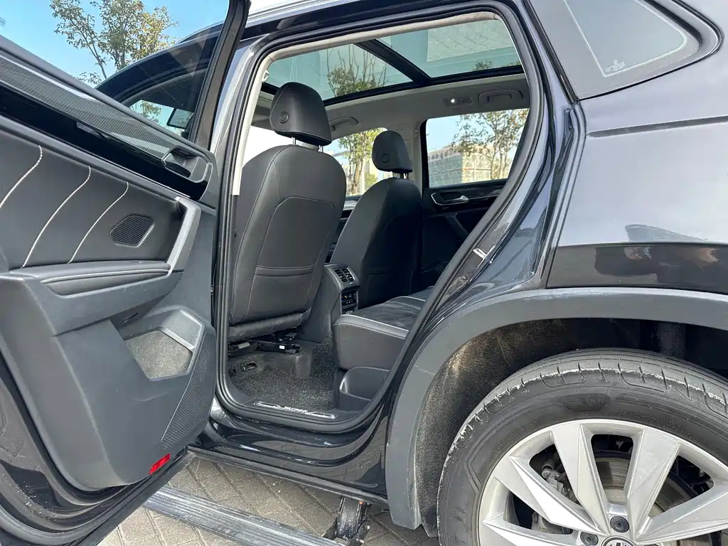 VOLKSWAGEN TAYRON 2020