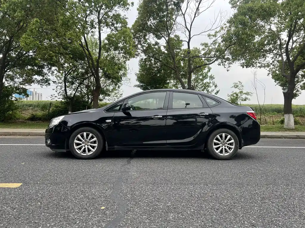 BUICK EXCELLE 2012