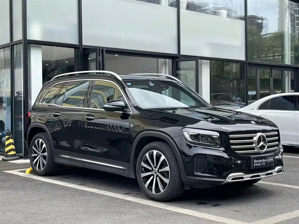 MERCEDES BENZ GLB 2024