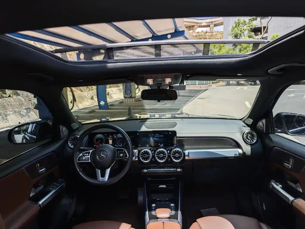 MERCEDES BENZ GLB 2023