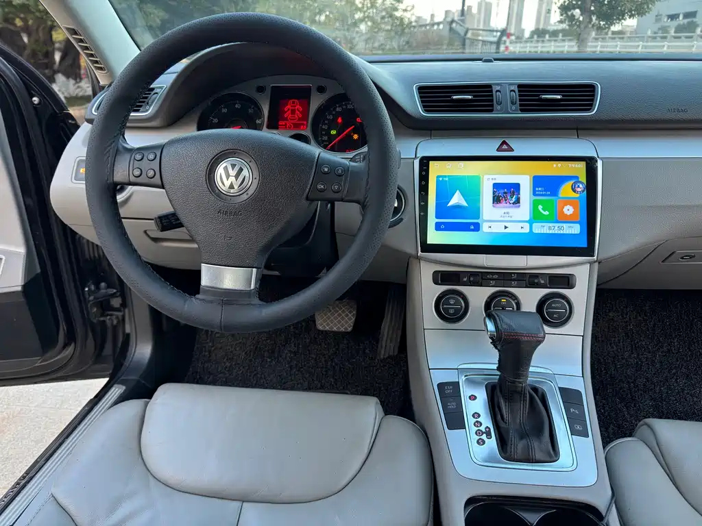 VOLKSWAGEN MAGOTAN 2011