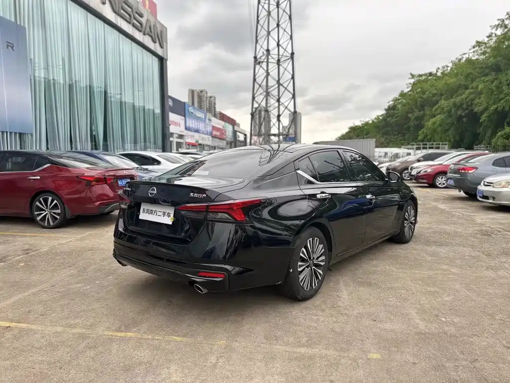 NISSAN TEANA 2023
