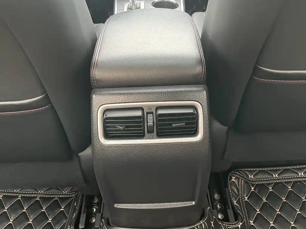NISSAN TEANA 2018