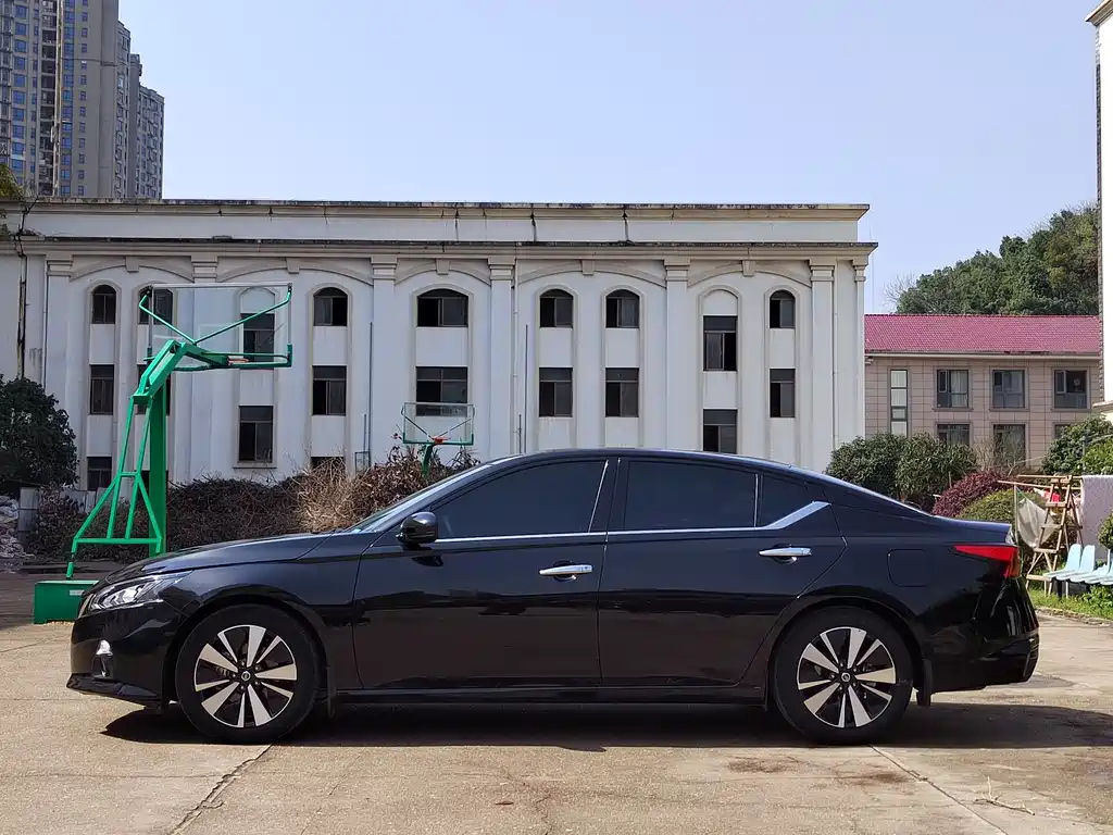 NISSAN TEANA 2022