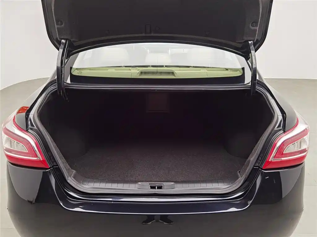 NISSAN TEANA 2014