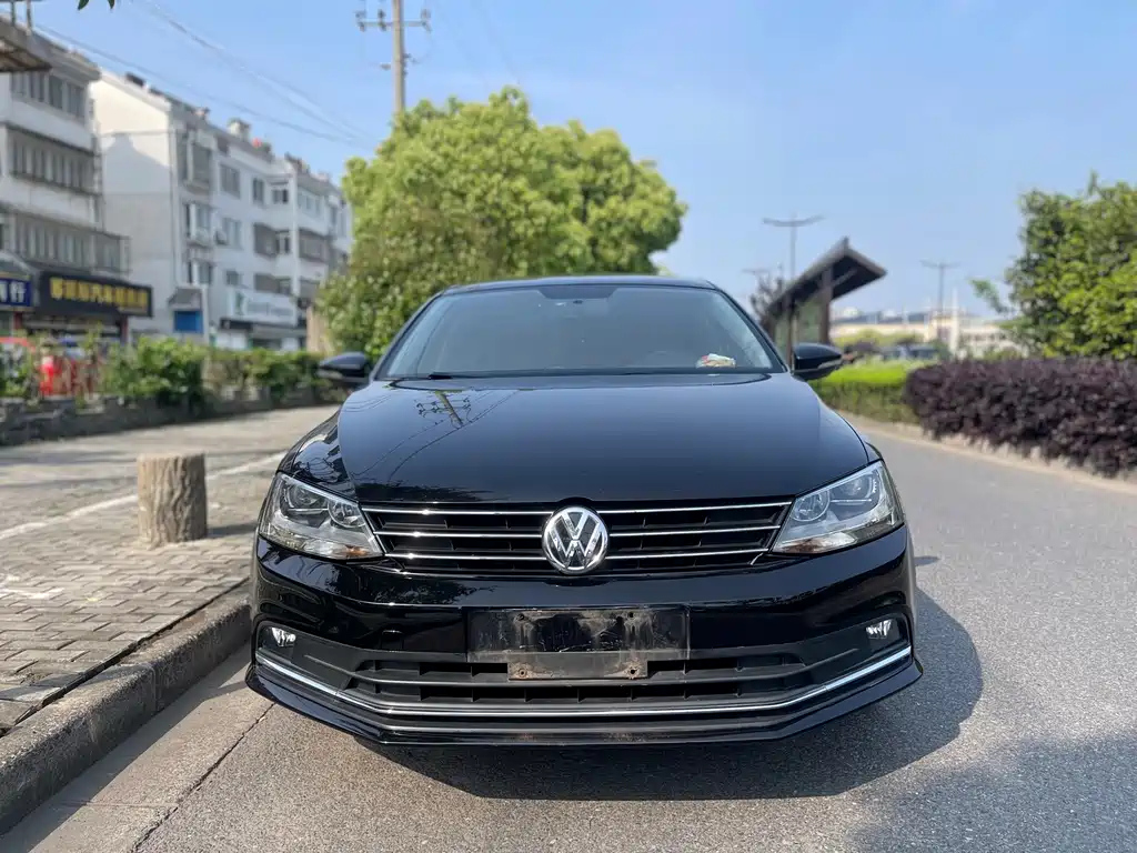 VOLKSWAGEN SAGITAR 2016
