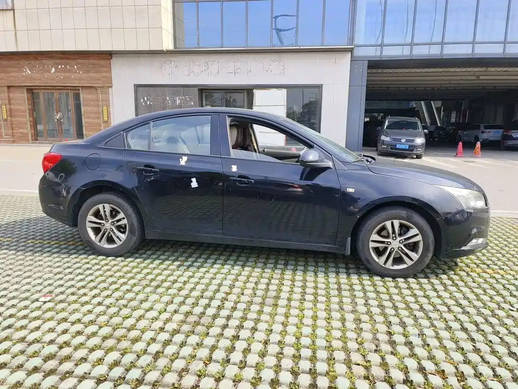 CHEVROLET CRUZE 2015