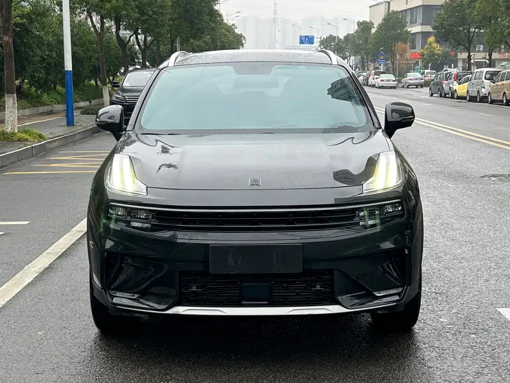 LYNK&CO 06 2021