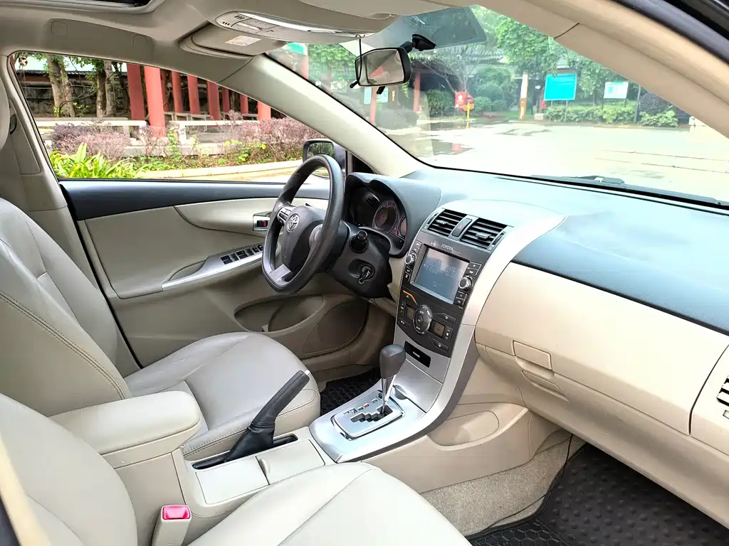 TOYOTA COROLLA 2013