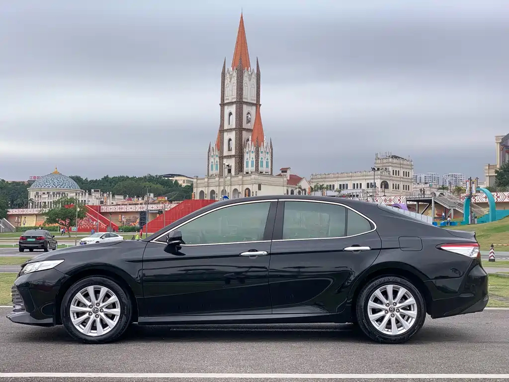 TOYOTA CAMRY 2019