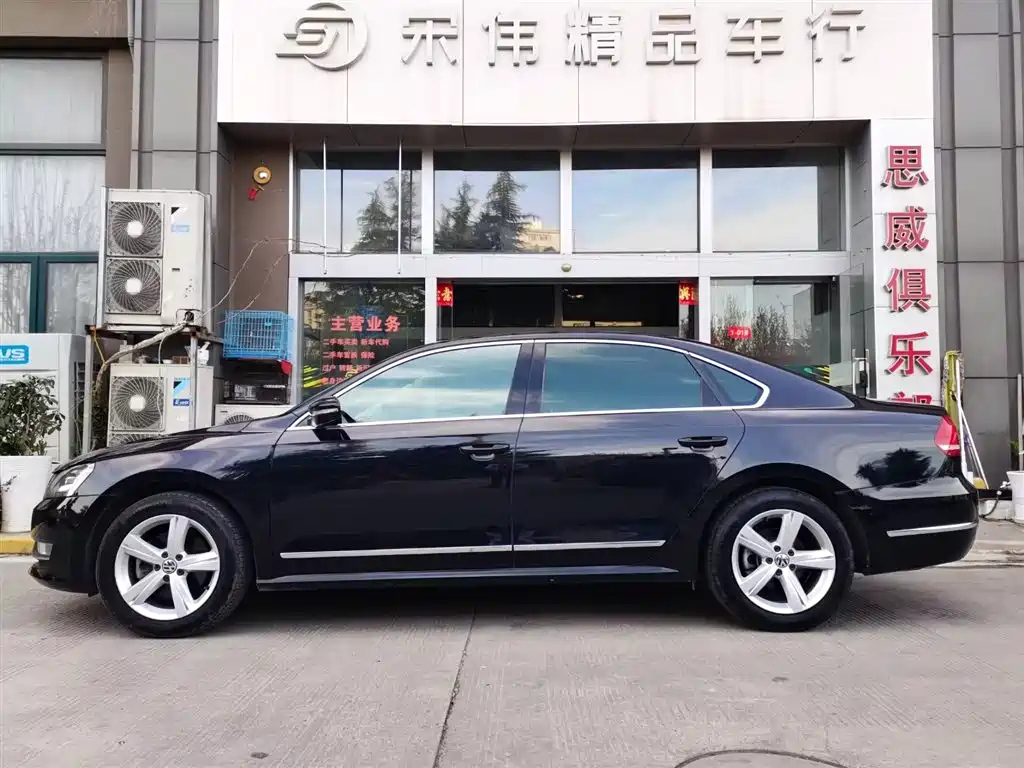 VOLKSWAGEN PASSAT 2014
