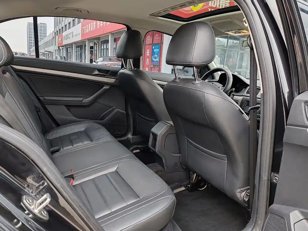 VOLKSWAGEN LAVIDA 2017