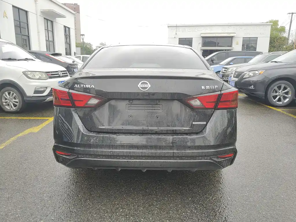 NISSAN TEANA 2020