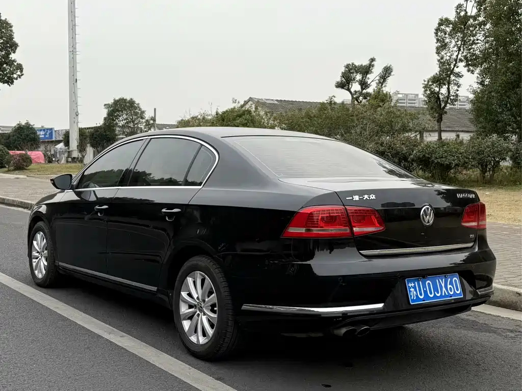 VOLKSWAGEN MAGOTAN 2013