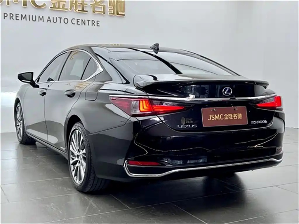 LEXUS ES 2021