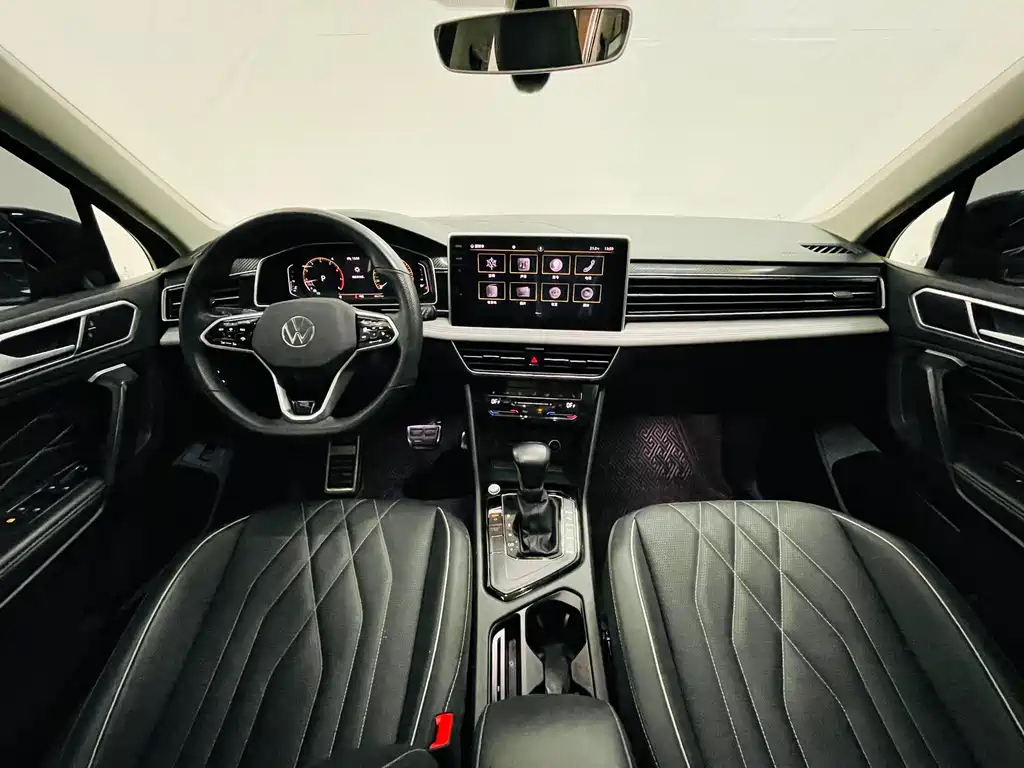 VOLKSWAGEN TIGUAN L 2021