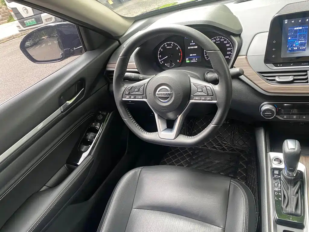 NISSAN TEANA 2022