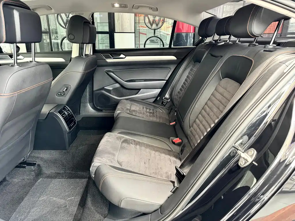 VOLKSWAGEN MAGOTAN 2021