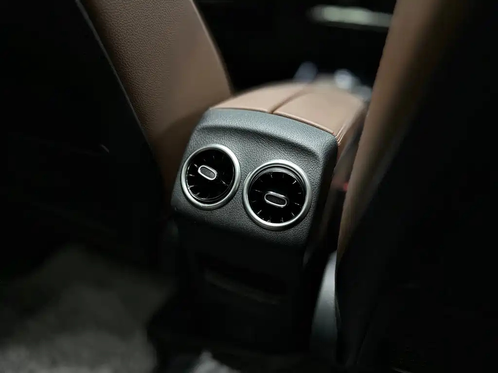 MERCEDES BENZ GLB 2023