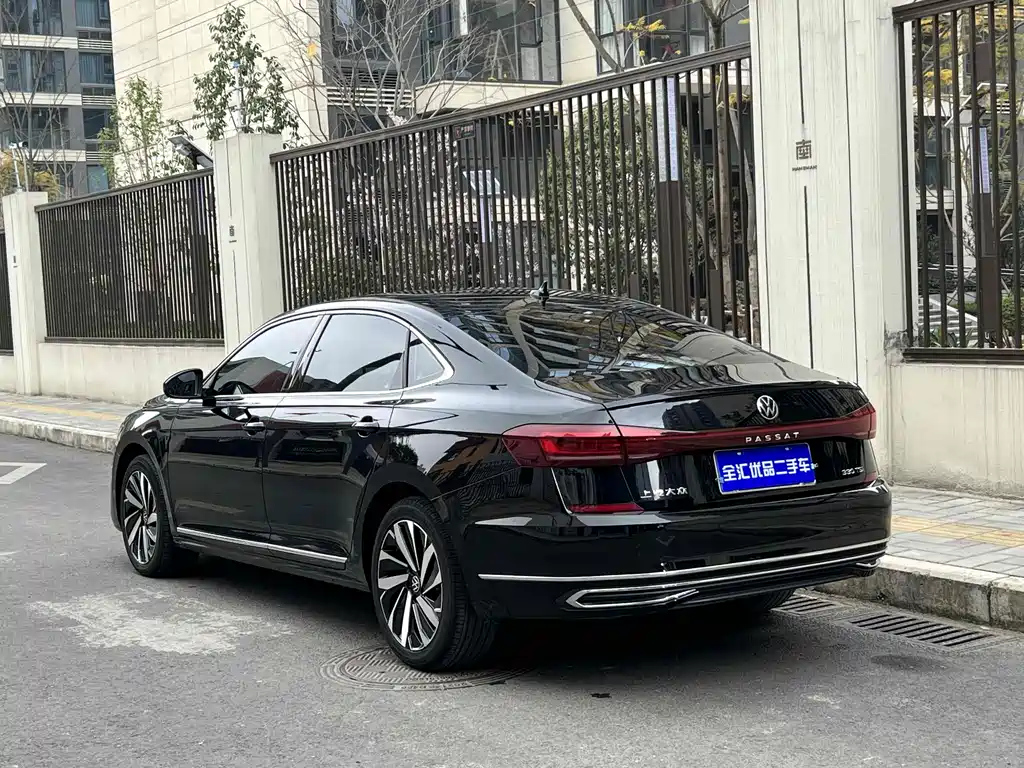 VOLKSWAGEN PASSAT 2022