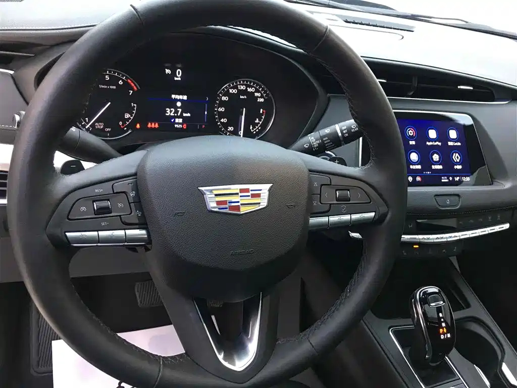 CADILLAC XT4 2023