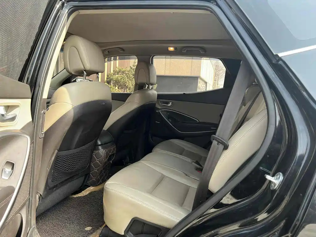 HYUNDAI SANTAFE 2014