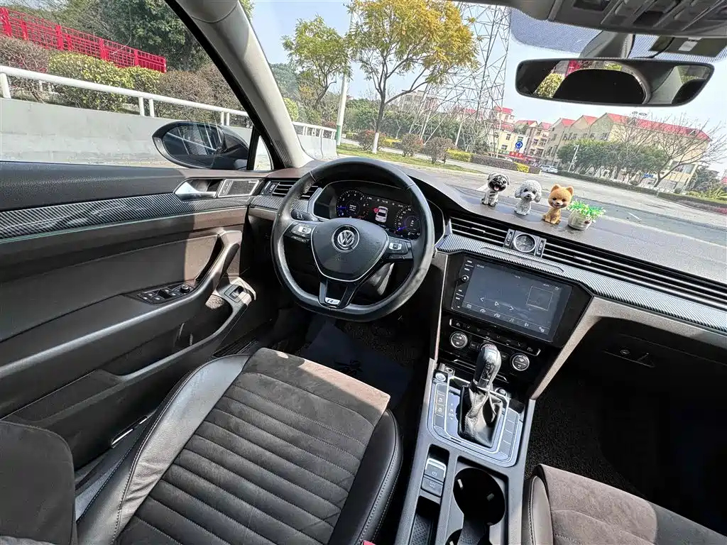 VOLKSWAGEN MAGOTAN 2018