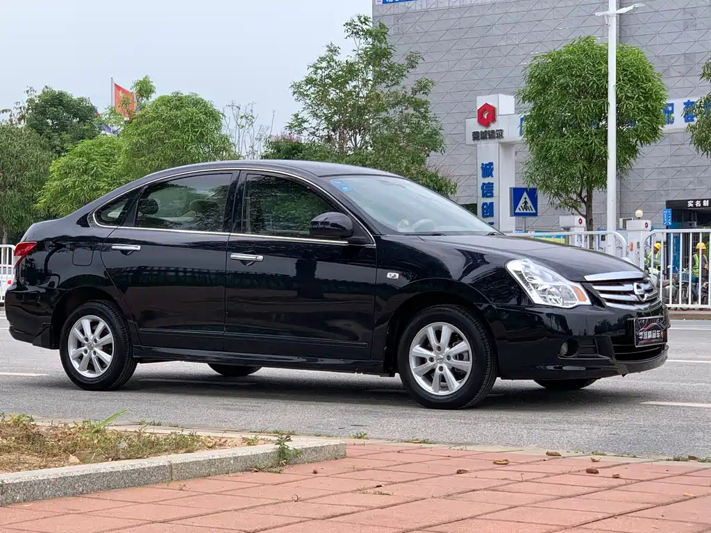 NISSAN SYLPHY 2013