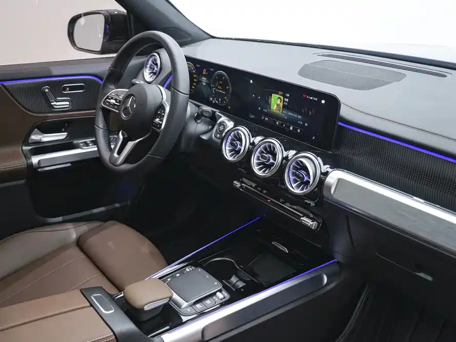 MERCEDES BENZ GLB 2023