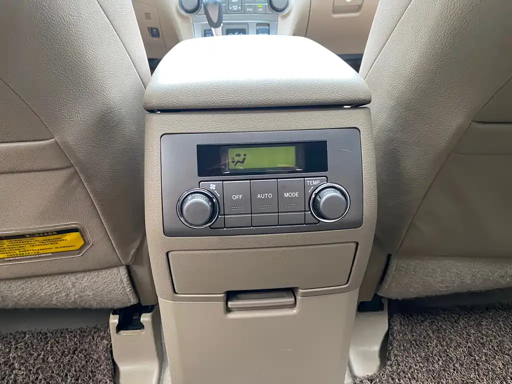 TOYOTA HIGHLANDER 2011
