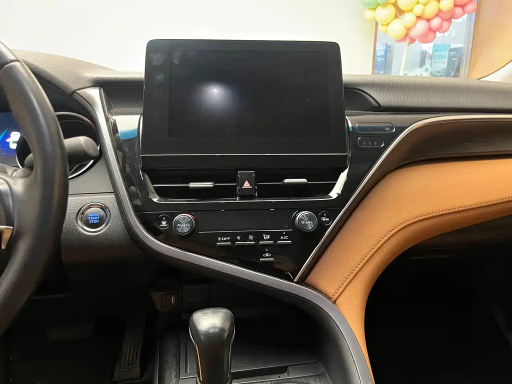 TOYOTA CAMRY 2021