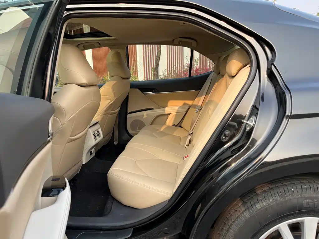 TOYOTA CAMRY 2019