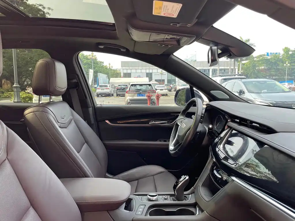 CADILLAC XT6 2021