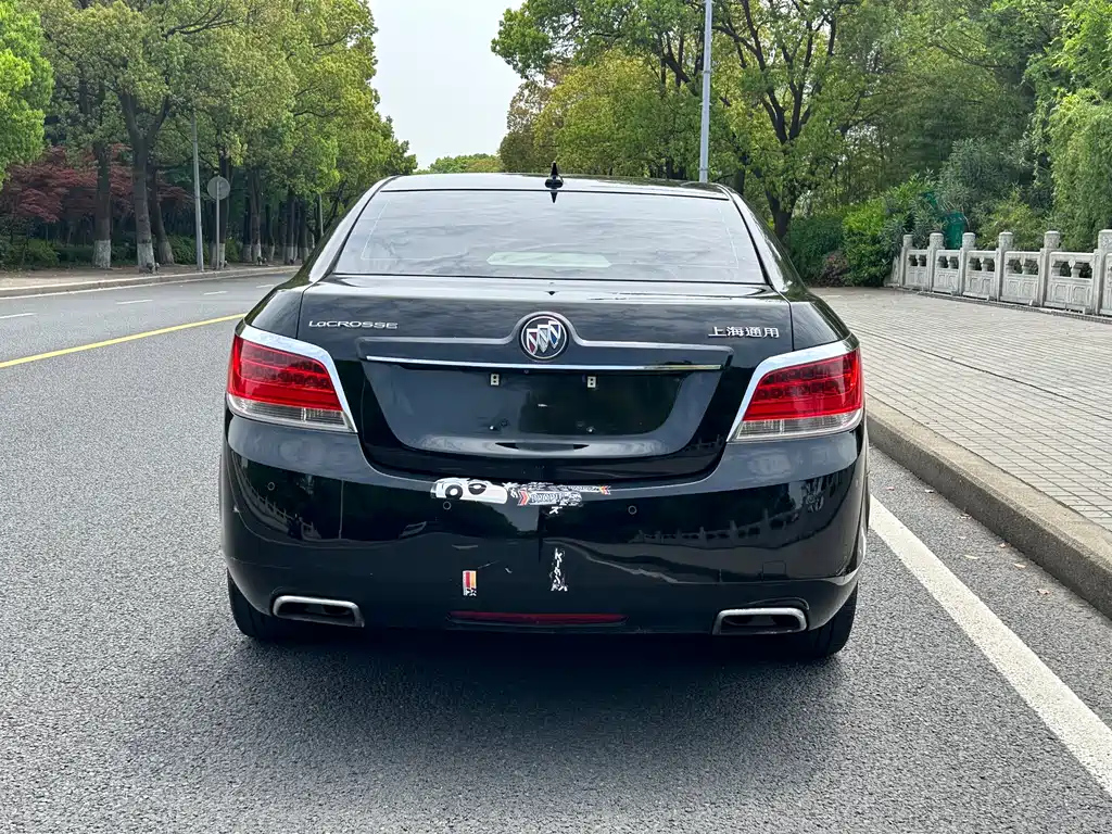 BUICK LACROSSE 2012
