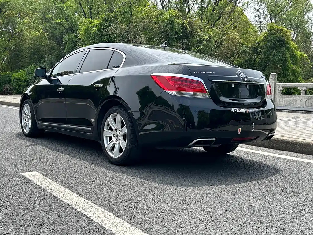 BUICK LACROSSE 2012