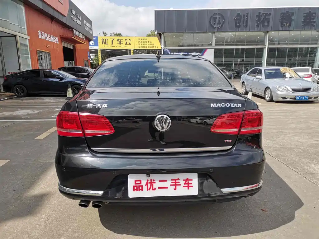 VOLKSWAGEN MAGOTAN 2015